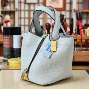 Hermès Picotin Lock 18 Bleu Pale